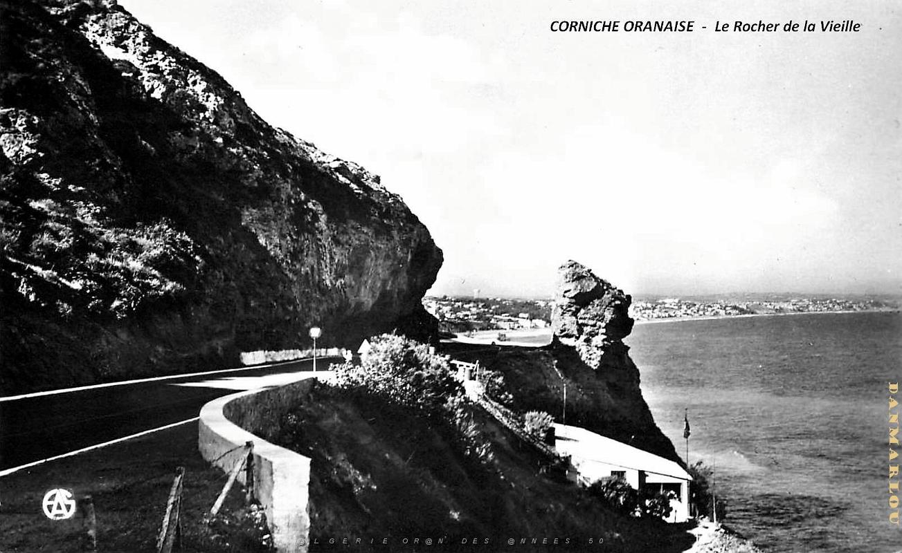 Corniche Oranaise - Rocher de la Vieille.jpg